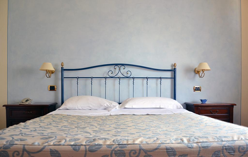 Villa Luigi Hotel & Restaurant Nuova Gestione Villa Rosa Di Martinsicuro Habitación foto